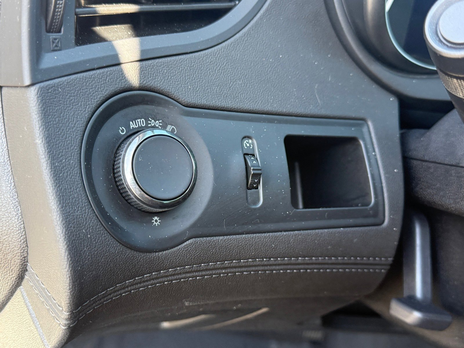 Used 2016 Buick LaCrosse Leather FWD image 23