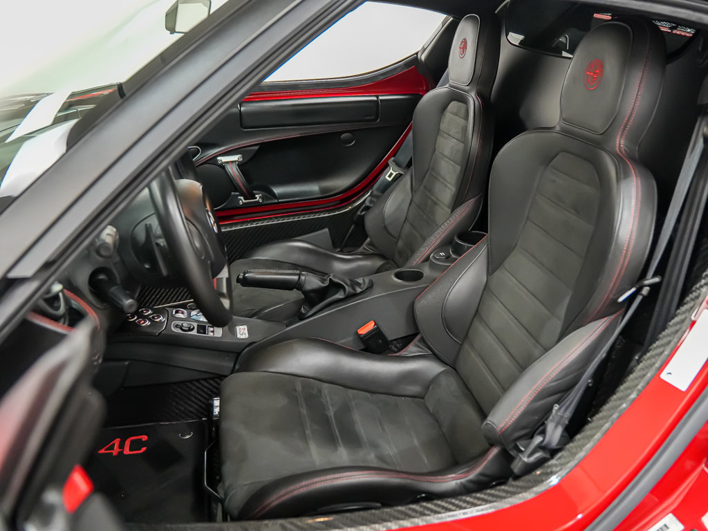 Used 2015 Alfa Romeo 4C Launch Edition w/ Convenience Group RWD image 5