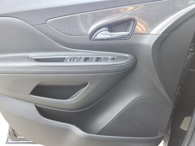 Used 2021 Buick Encore Preferred w/ Safety Package II image 27