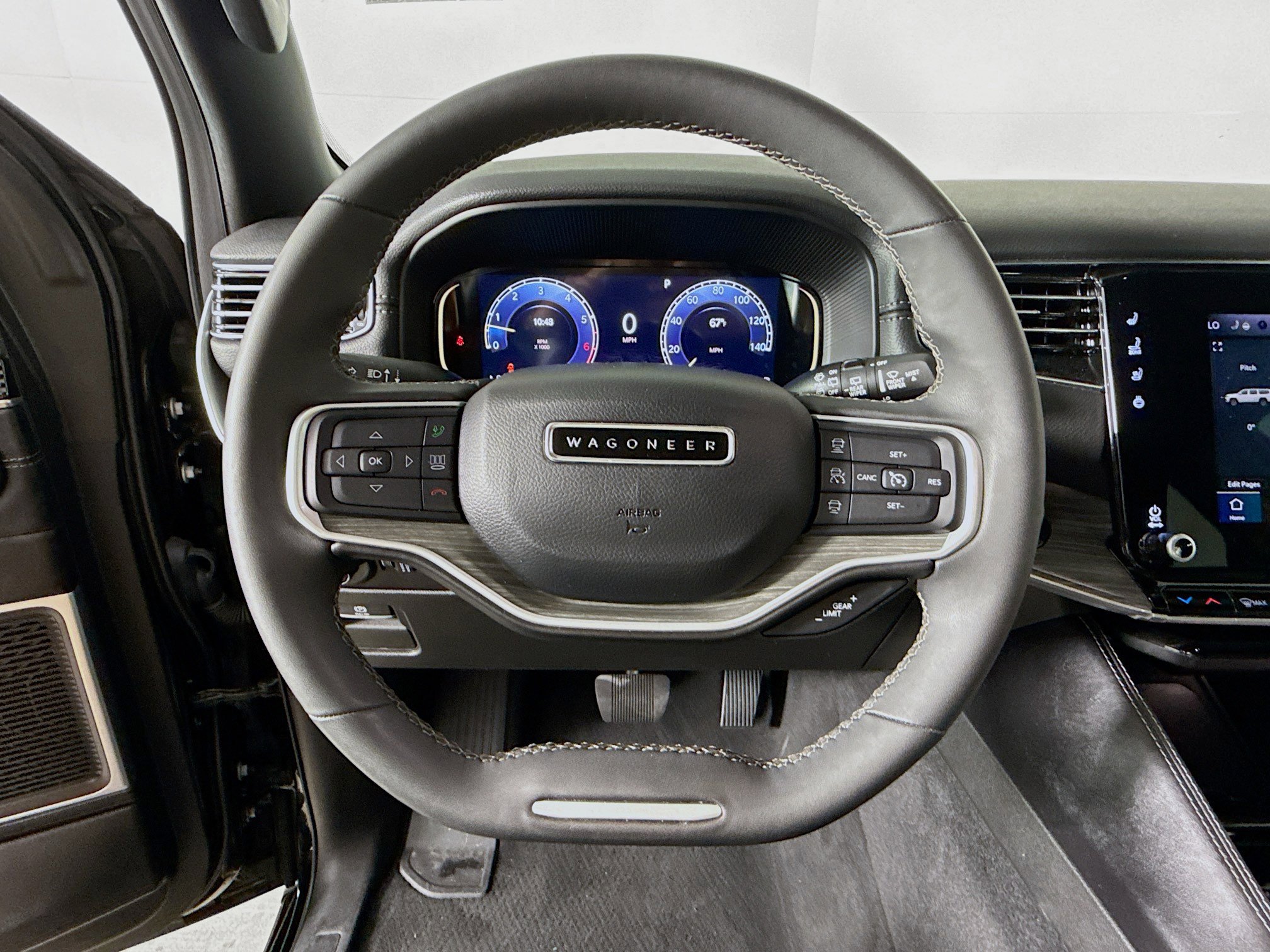 Used 2023 Jeep Wagoneer L Series II image 11