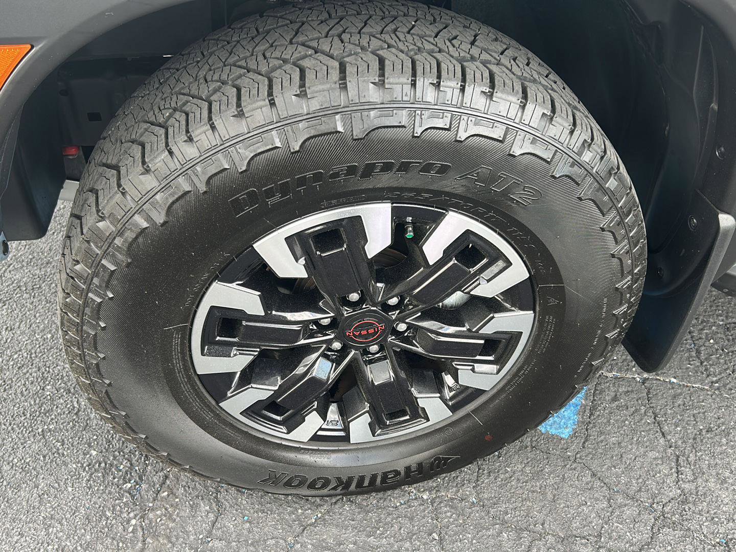 Used 2024 Nissan Frontier PRO-4X w/ Technology Package AWD/4WD image 3