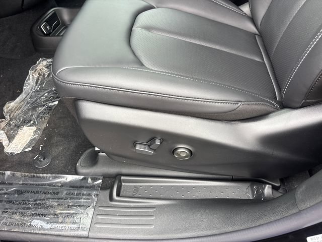 New 2027 Chrysler Pacifica Select w/ Family Tech Group FWD image 7