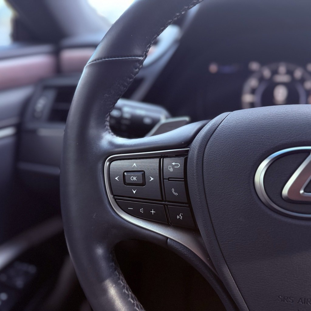 Used 2024 Lexus ES 350 w/ Premium Package image 19