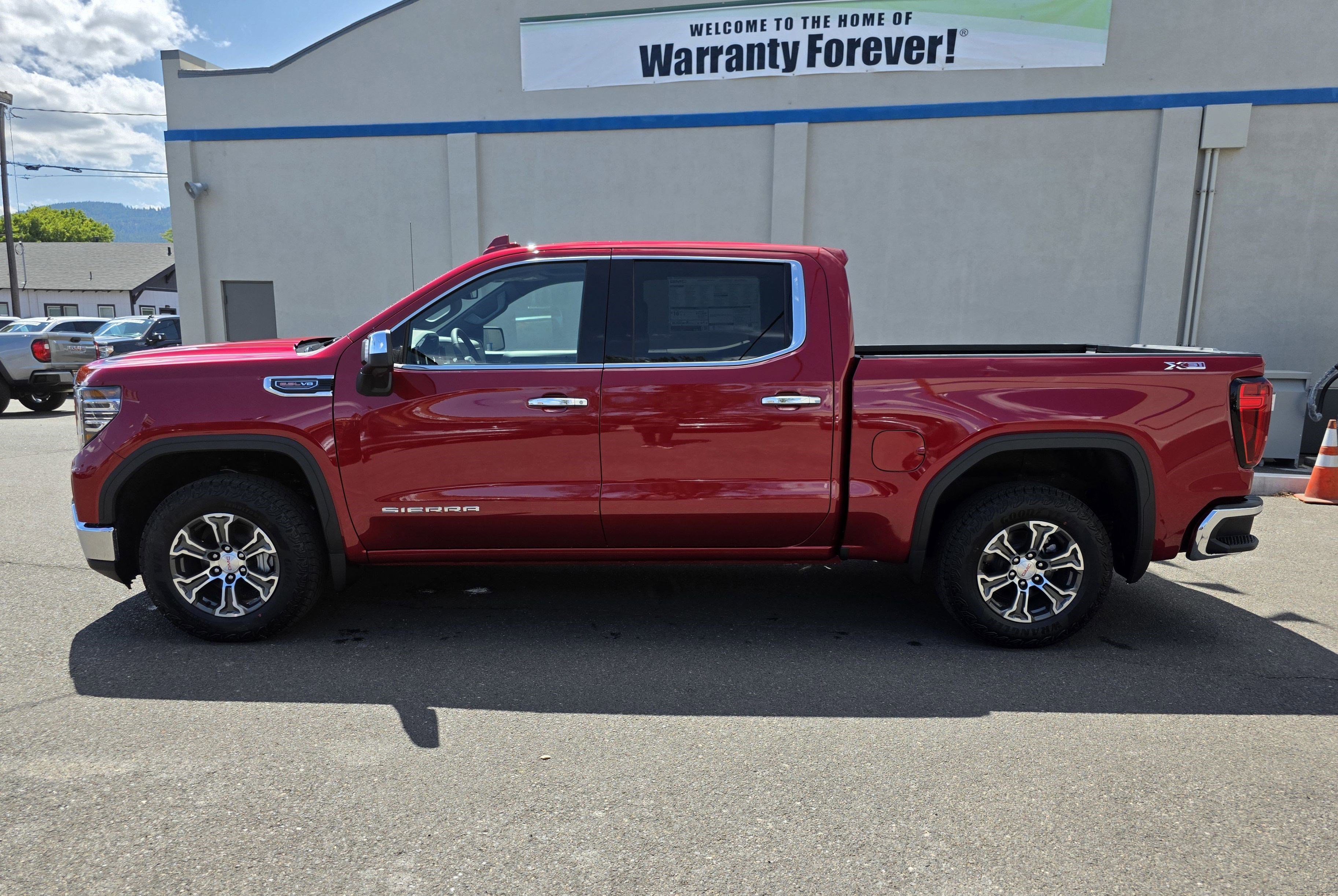 New 2026 GMC Sierra 1500 SLT w/ SLT Convenience Package image 5