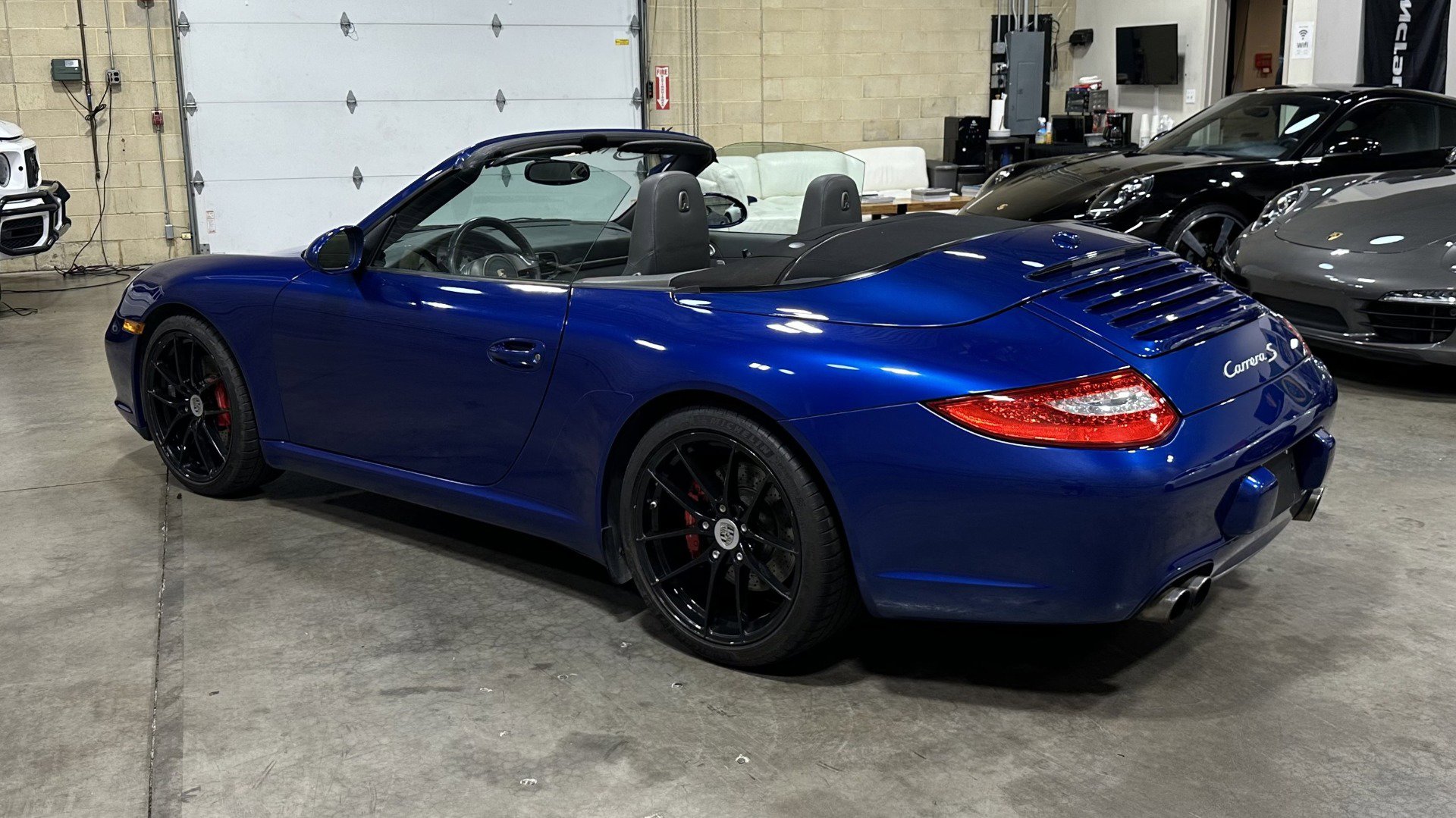 Used 2009 Porsche 911 Carrera S image 9