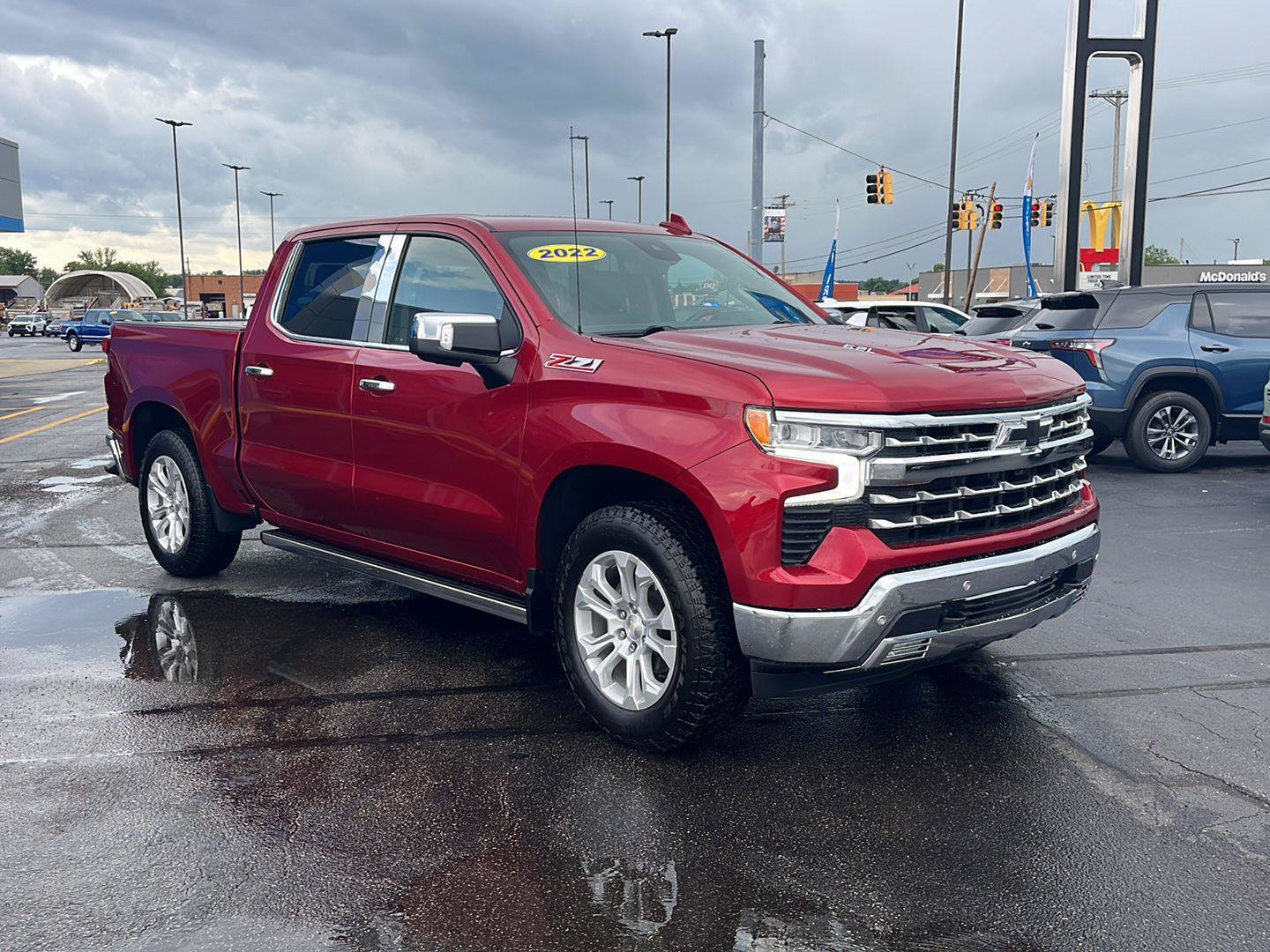 Used 2022 Chevrolet Silverado 1500 LTZ w/ LTZ Premium Package AWD/4WD image 10