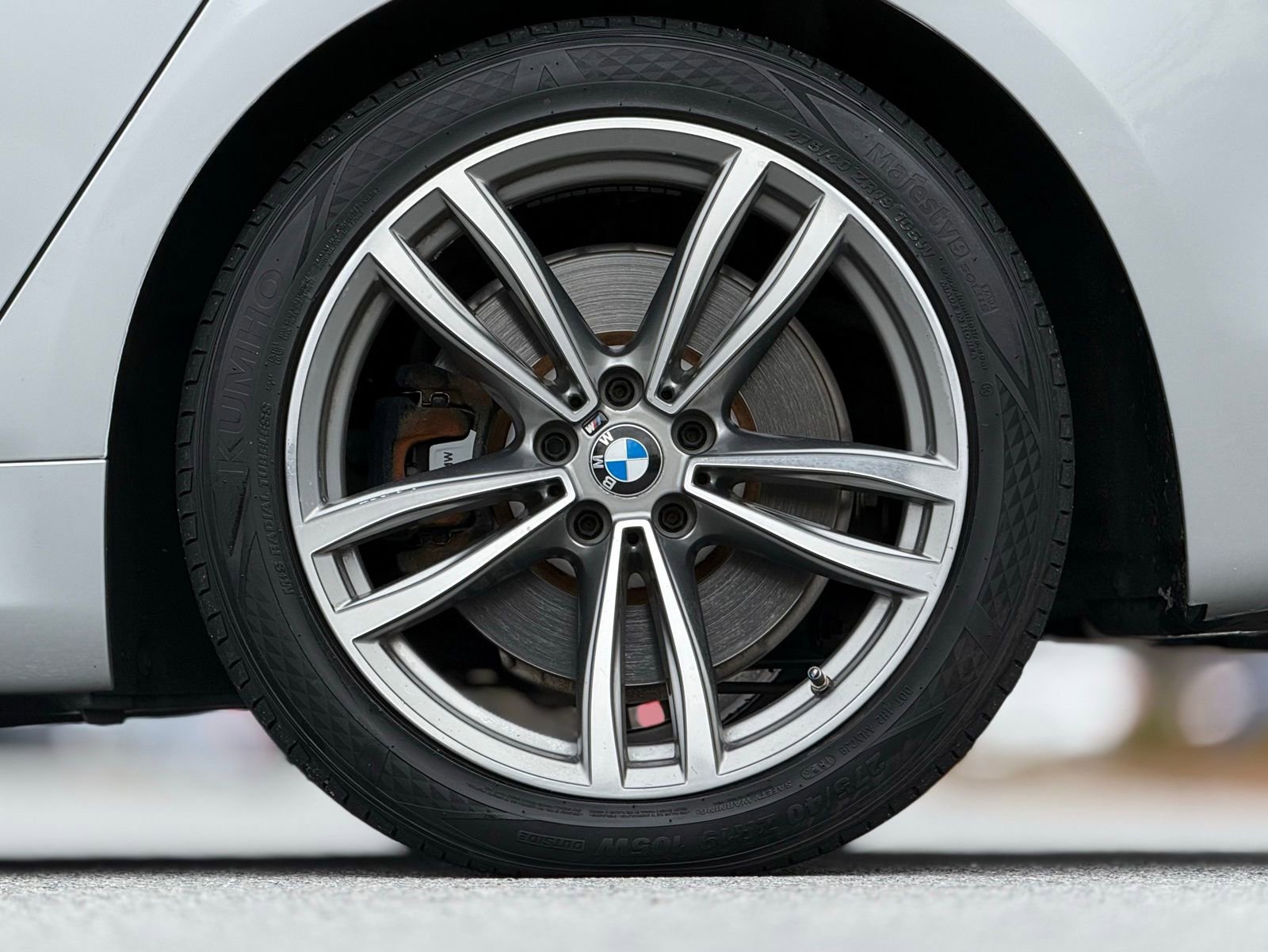 Used 2018 BMW 750i xDrive image 18