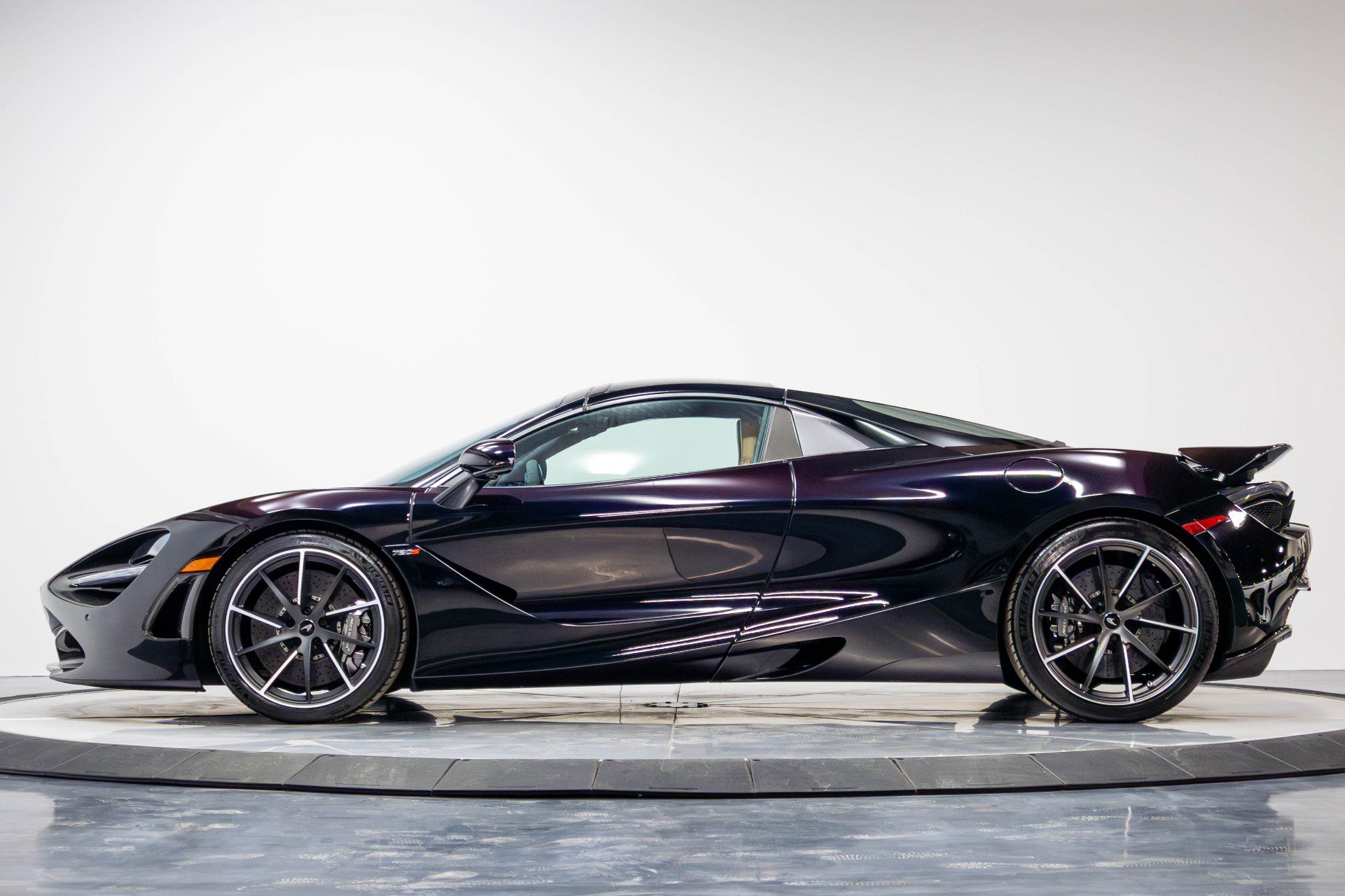 Used 2019 McLaren 720S Luxury RWD image 28