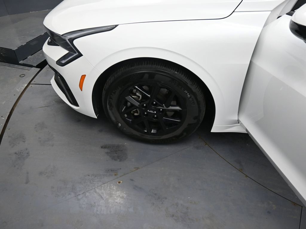 Used 2025 Kia K5 LXS image 14
