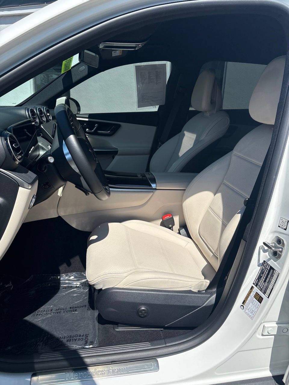 Used 2025 Mercedes-Benz GLC 350e 4MATIC image 8