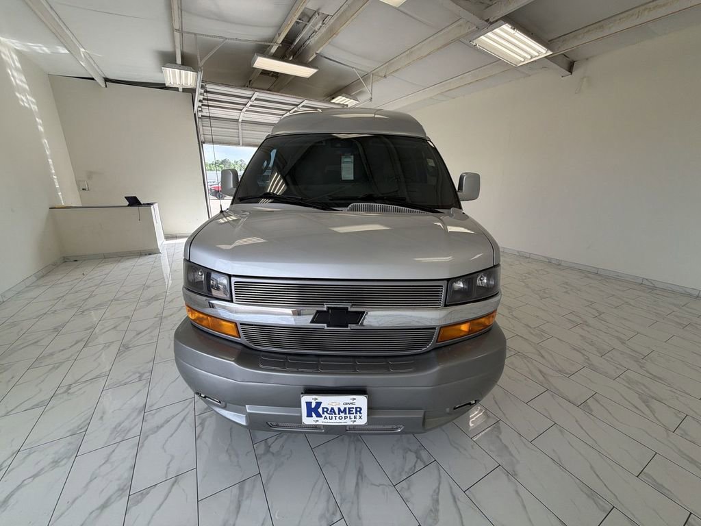 Used 2021 Chevrolet Express 2500 LS w/ Enhanced Convenience Package image 3