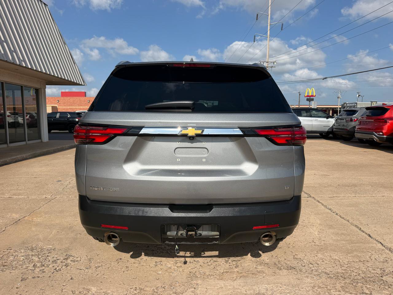 Used 2023 Chevrolet Traverse LT FWD image 7