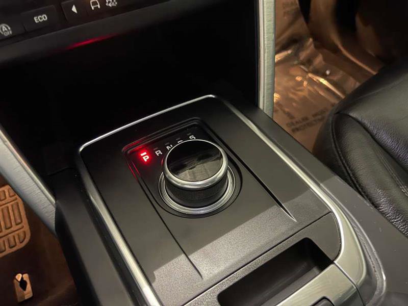 Used 2018 Land Rover Discovery Sport SE image 26