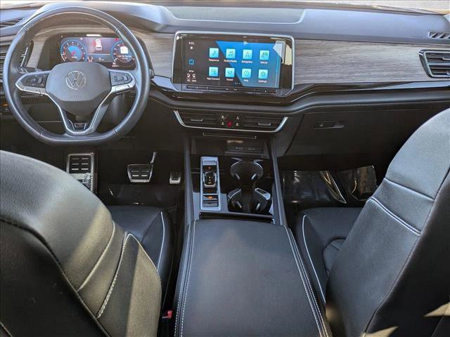 Used 2024 Volkswagen Atlas SEL Premium R-Line image 19