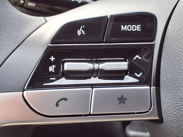 New 2026 Hyundai Elantra SE FWD image 18