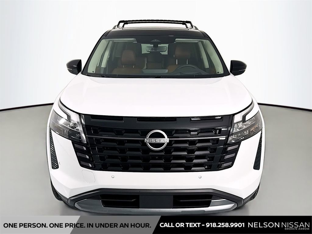 New 2026 Nissan Pathfinder Platinum image 2