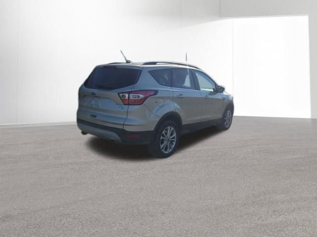 Used 2017 Ford Escape SE w/ Equipment Group 201A image 5