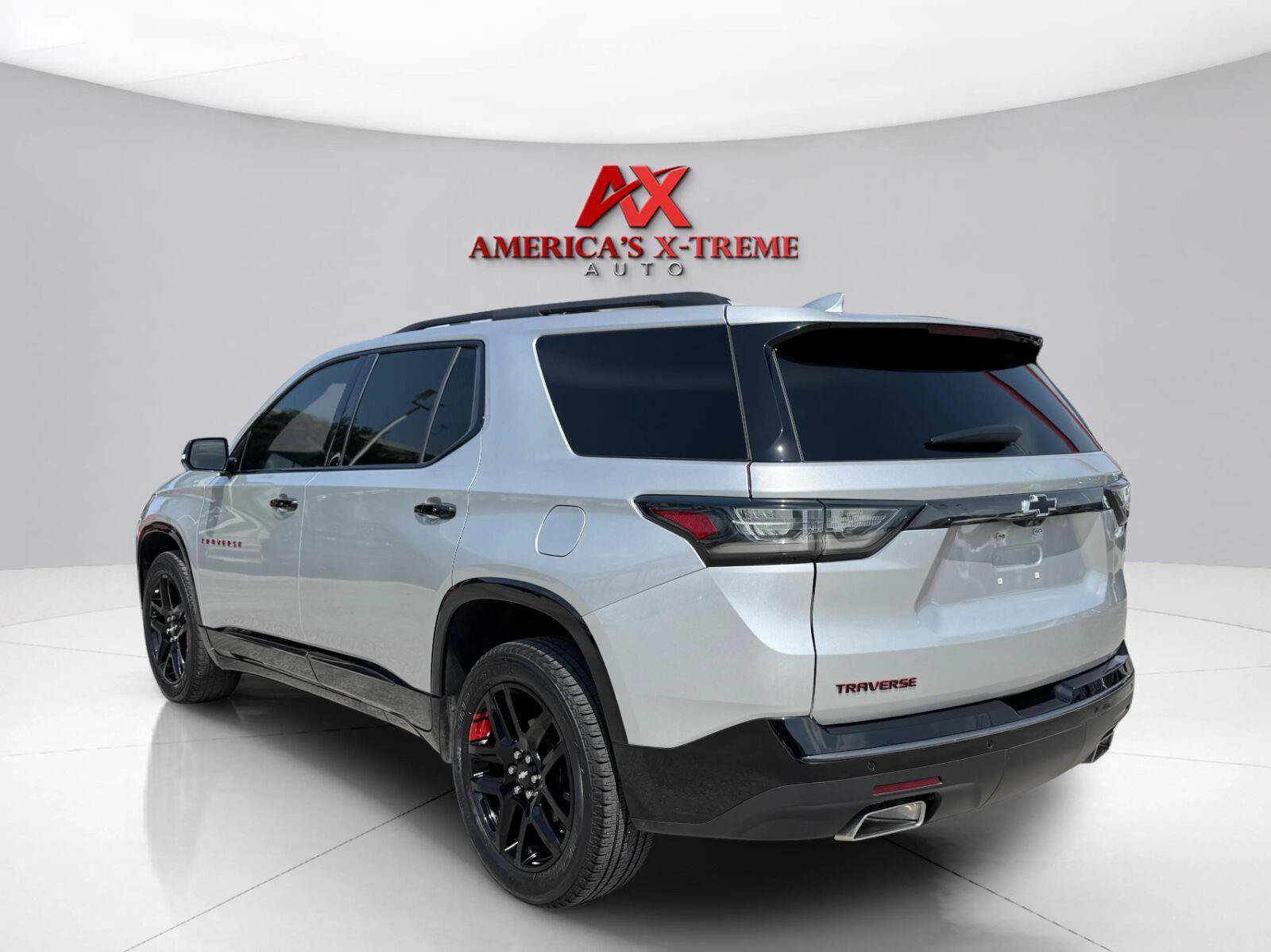 Used 2021 Chevrolet Traverse Premier w/ Redline Edition FWD image 4