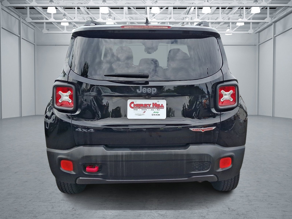Used 2016 Jeep Renegade Trailhawk w/ Premium Trailhawk Package AWD/4WD image 8