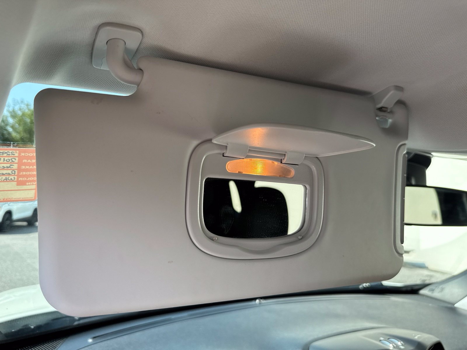 Used 2018 Jeep Renegade Latitude AWD/4WD image 29