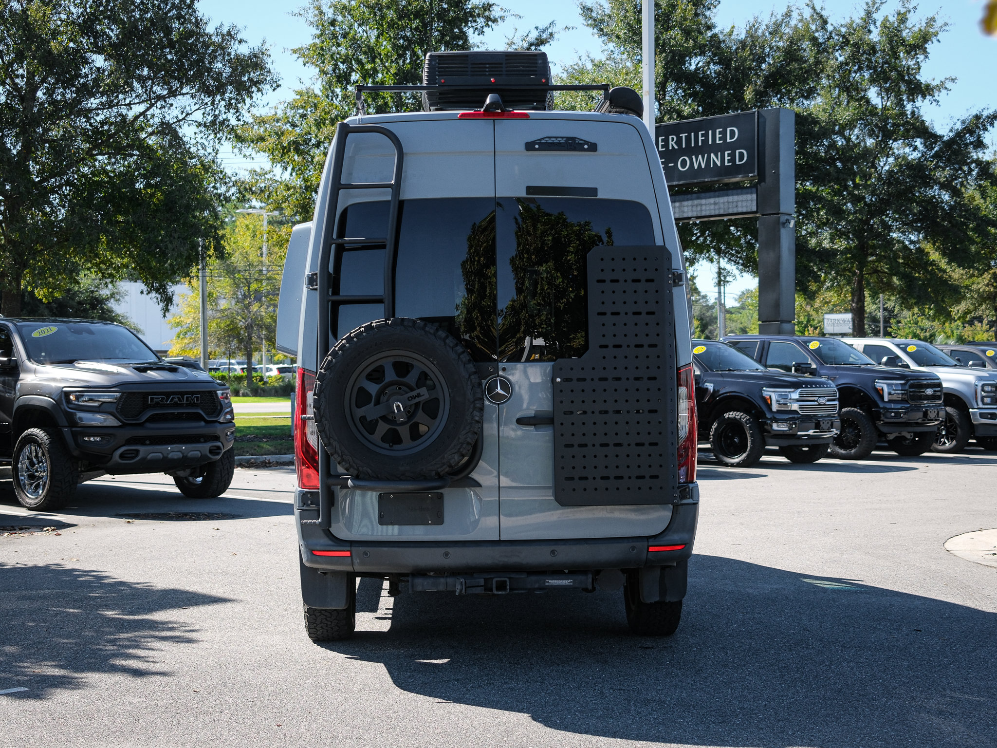 Used 2021 Mercedes-Benz Sprinter 2500 w/ Parking Package image 9