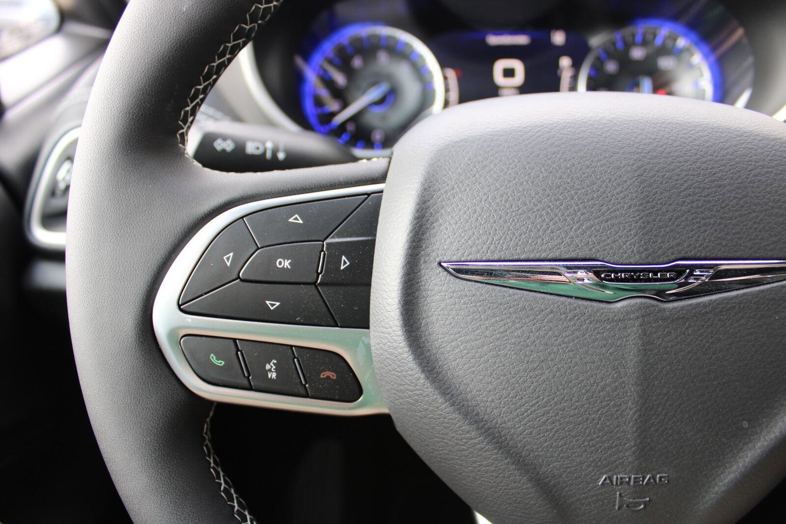 New 2026 Chrysler Pacifica Select image 14