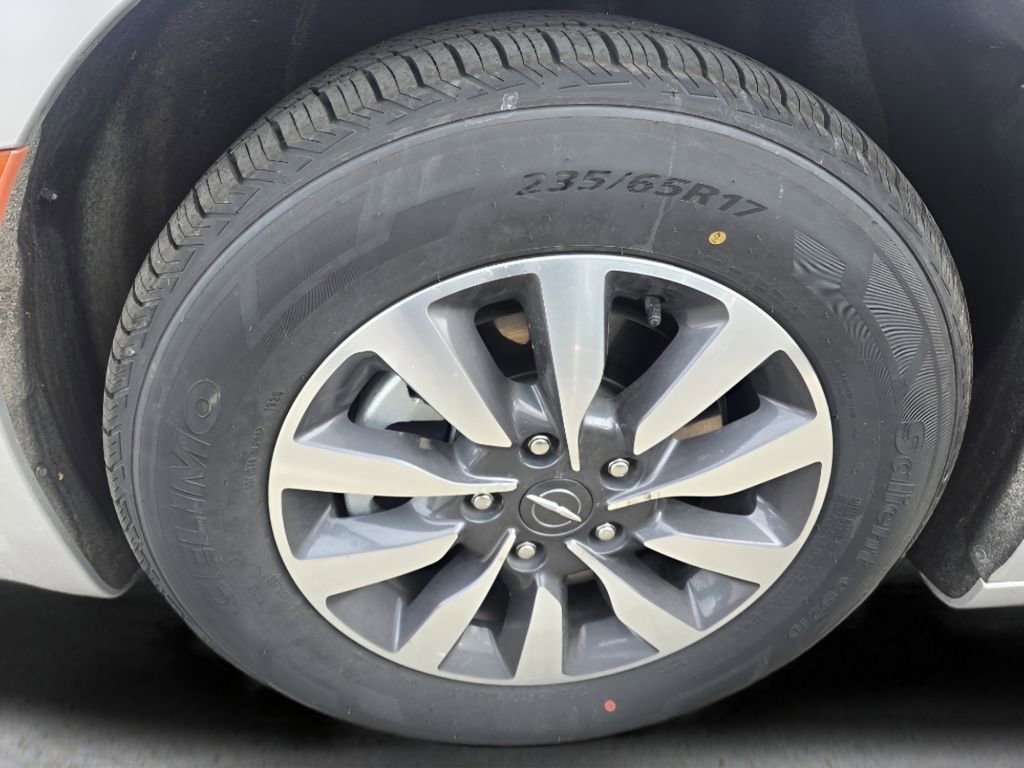 Used 2024 Chrysler Pacifica Select image 14