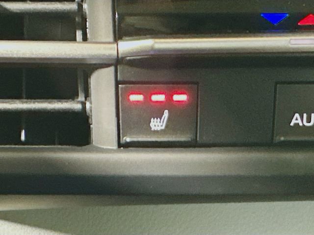 Used 2025 Toyota Sienna XLE image 22