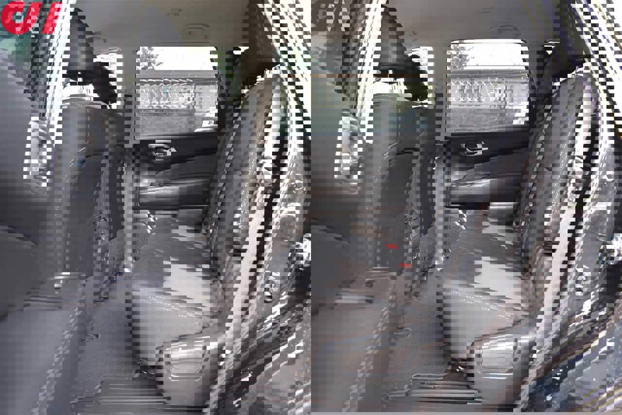 Used 2019 Nissan Pathfinder S image 21