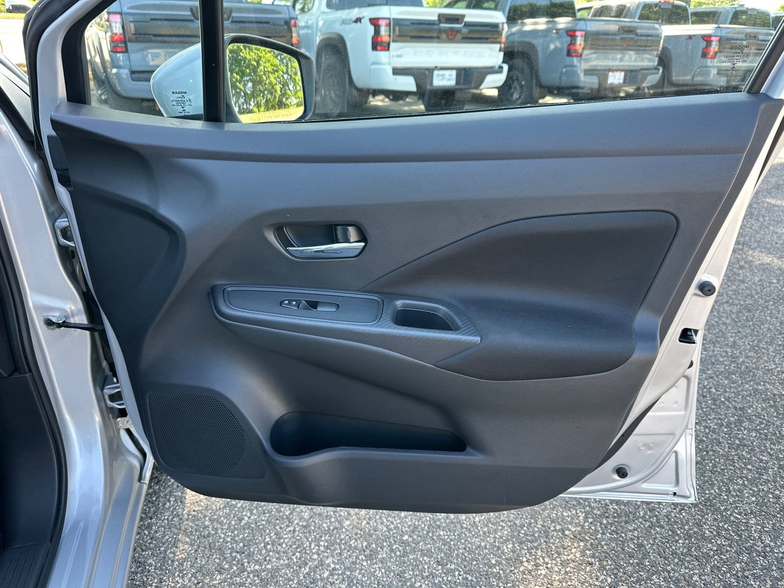 Used 2021 Nissan Versa SV image 14