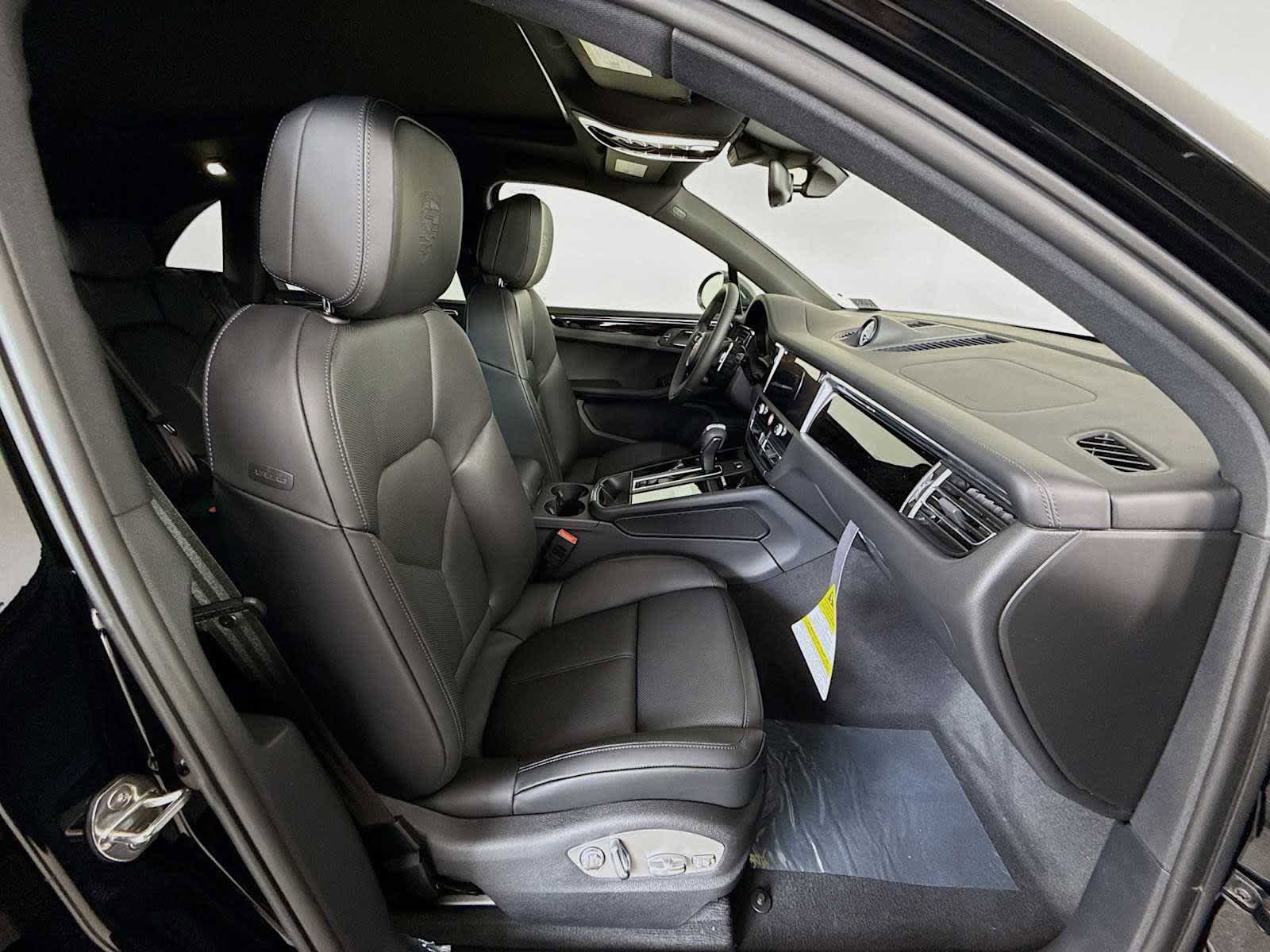 New 2025 Porsche Macan AWD/4WD image 21
