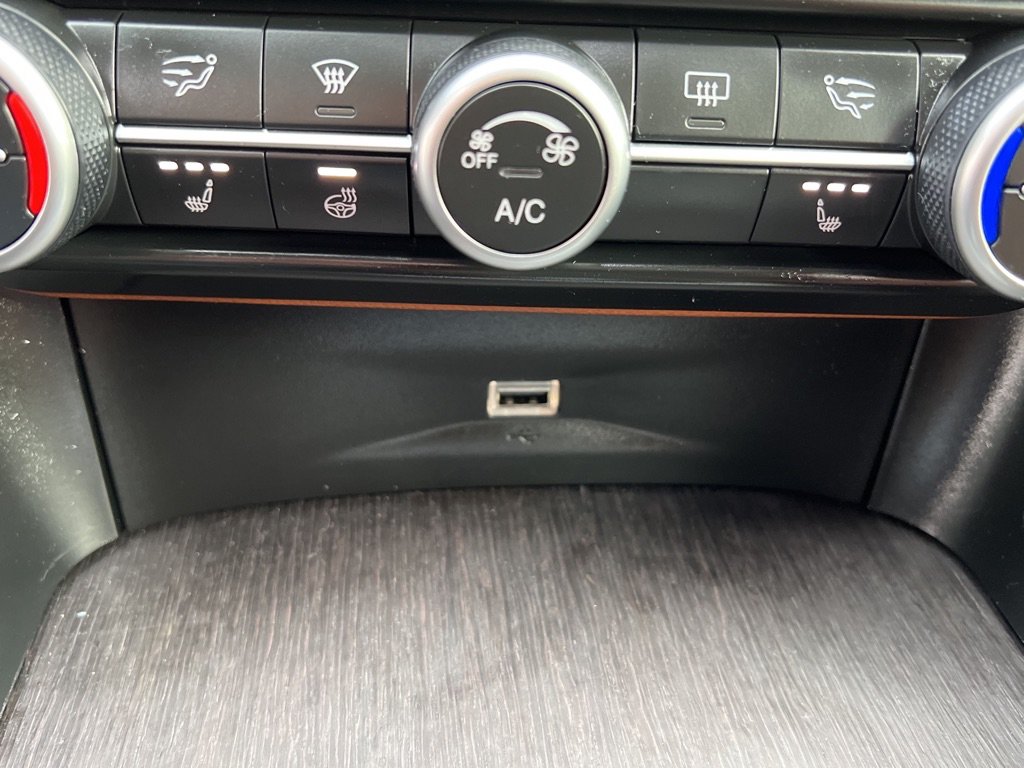 Used 2018 Alfa Romeo Giulia Ti w/ TI Leather Package AWD/4WD image 56