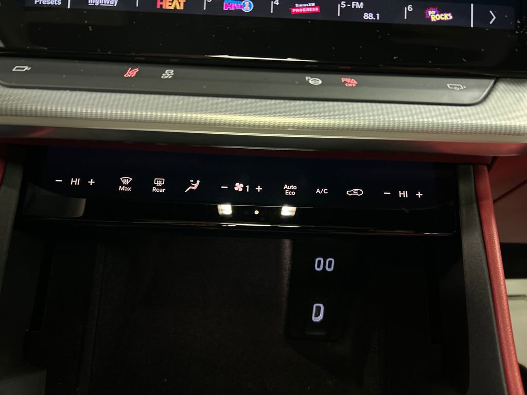 Used 2024 Jeep Wagoneer Launch Edition image 19