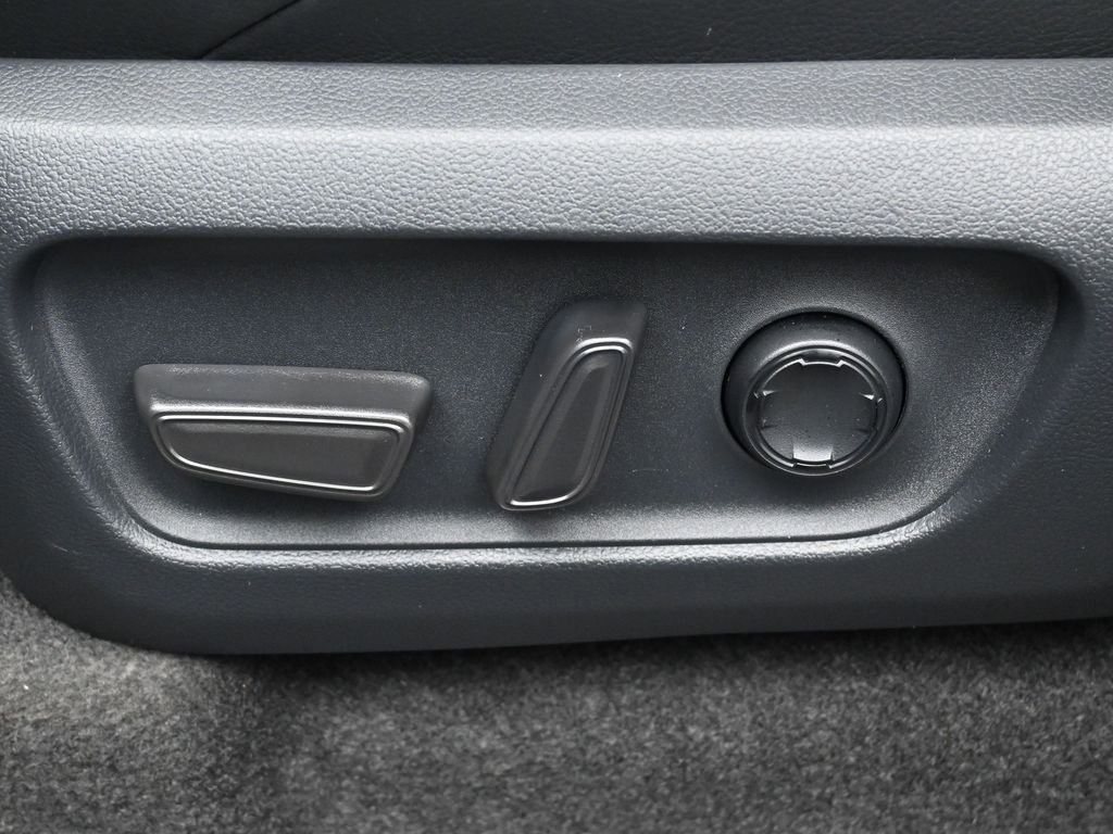 Certified 2025 Toyota 4Runner TRD Off-Road Premium image 12