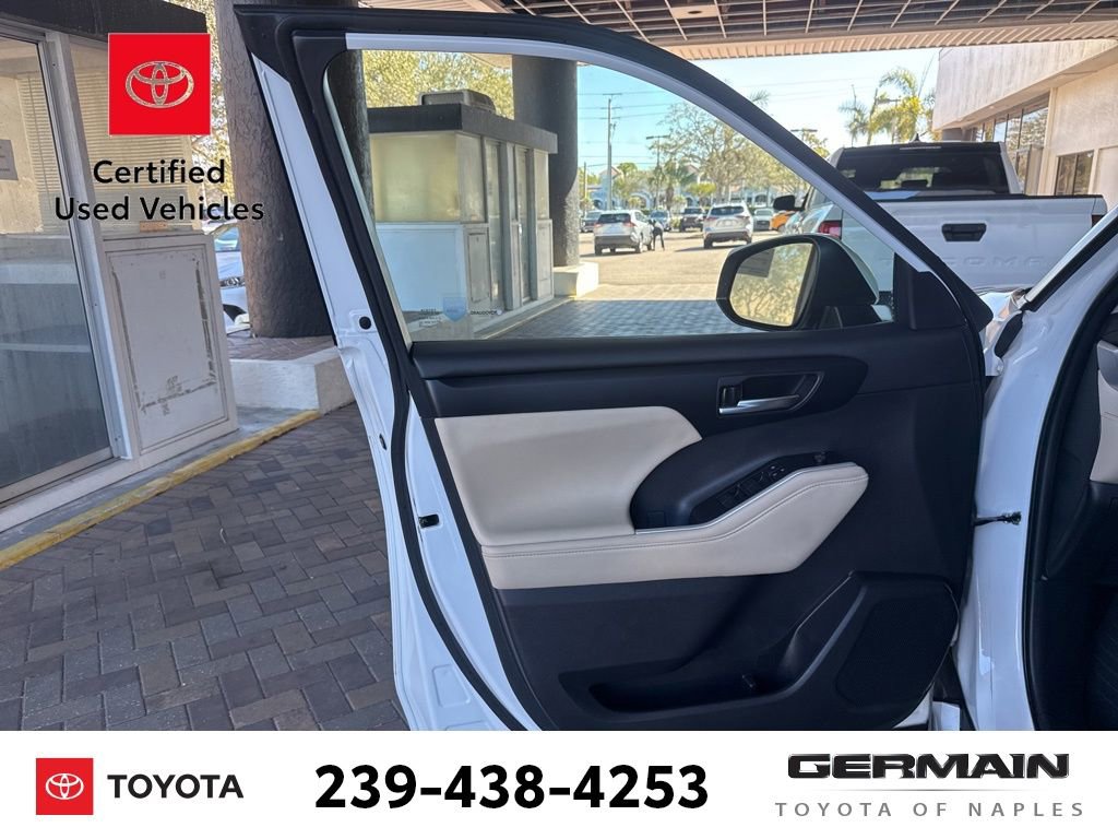 Certified 2025 Toyota Highlander XLE image 18