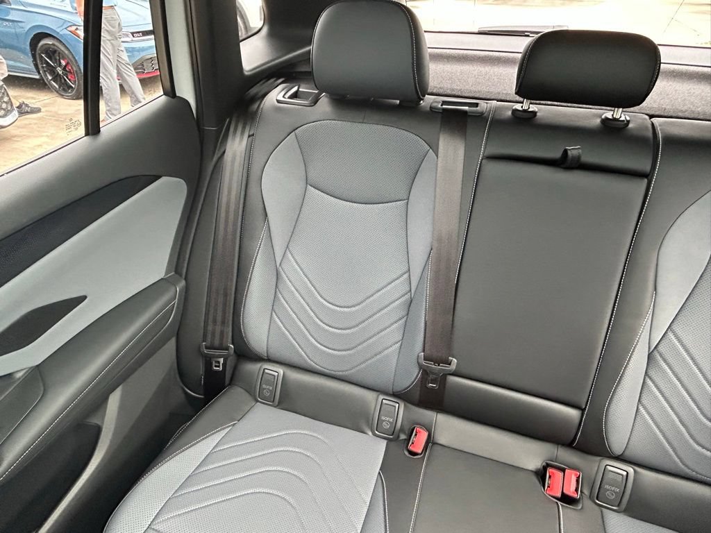 New 2026 Volkswagen Tiguan SE R-Line FWD image 12