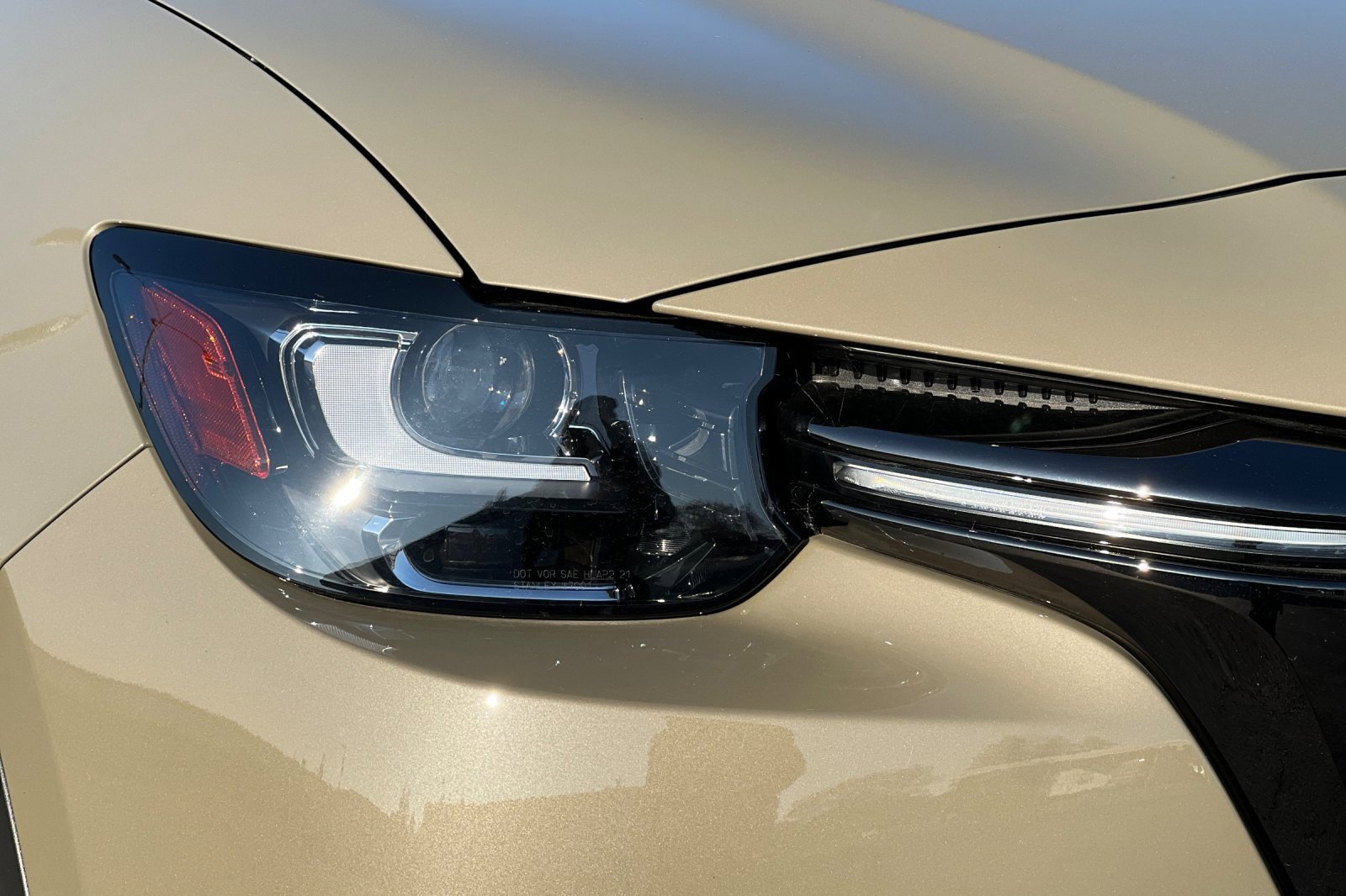 New 2025 MAZDA CX-70 Plug-In Hybrid w/ Premium Plus image 31