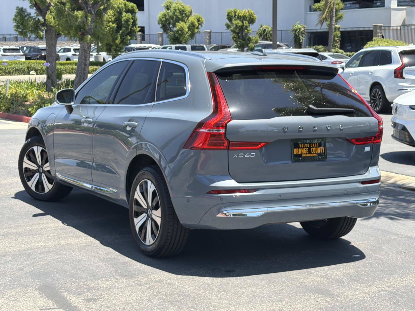 Certified 2023 Volvo XC60 T8 Plus AWD/4WD image 7