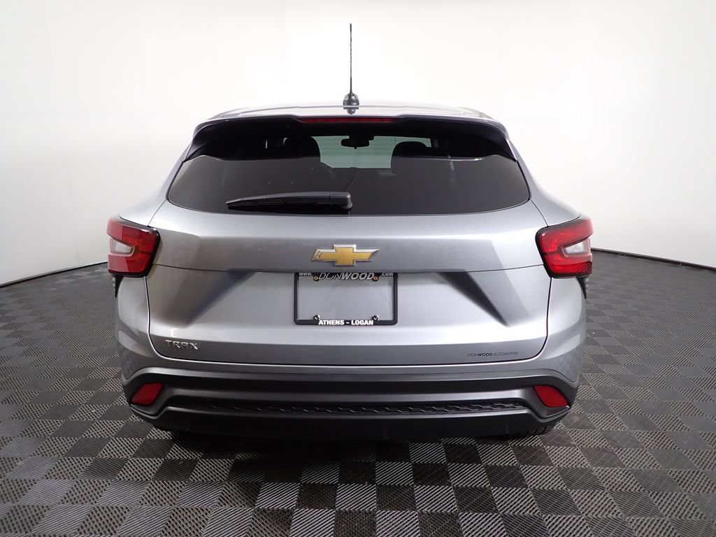 New 2026 Chevrolet Trax LS w/ LS Convenience Package FWD image 13