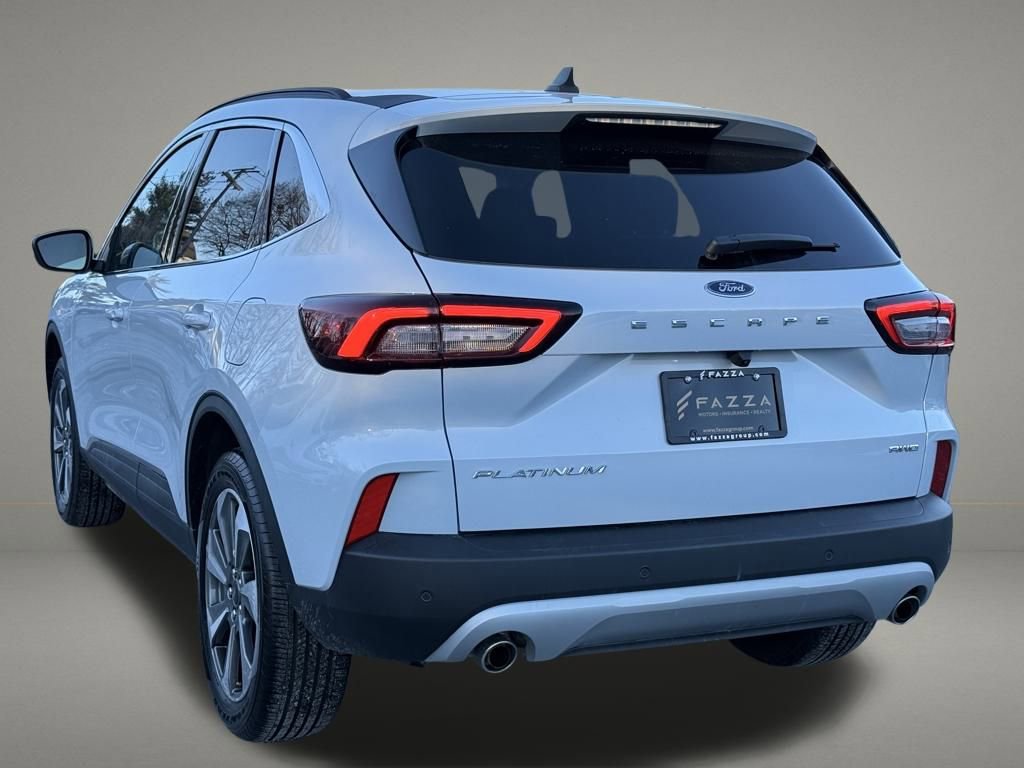 Used 2025 Ford Escape Platinum image 3