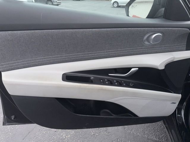 Used 2024 Hyundai Elantra Limited image 10