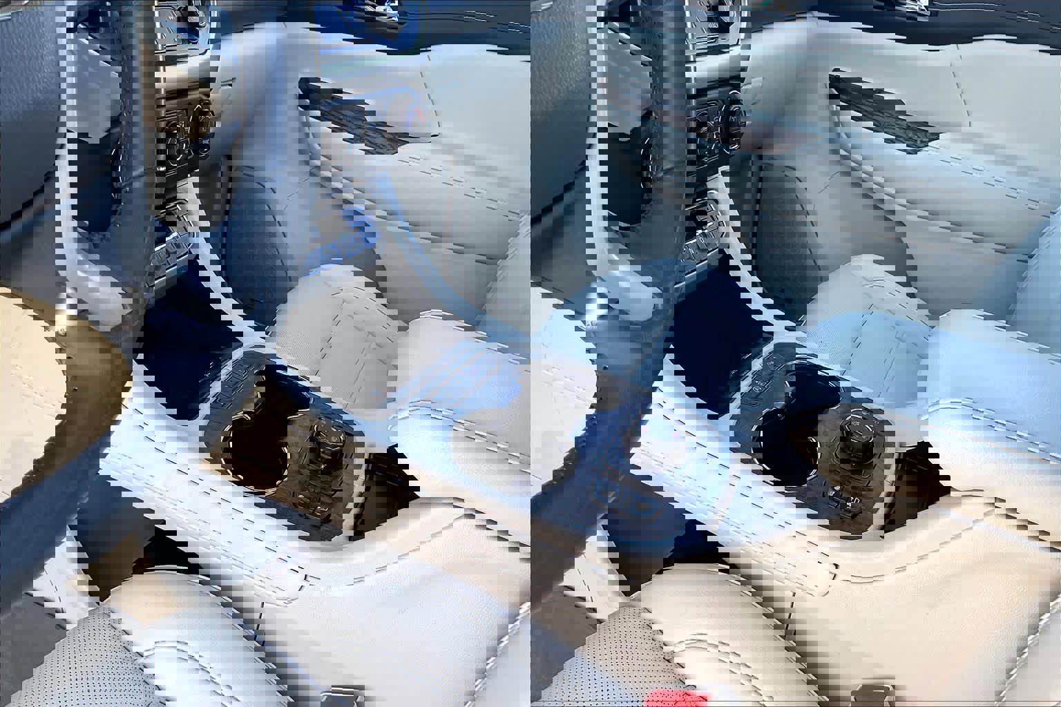 Used 2022 GMC Acadia Denali w/ Denali Ultimate Package image 19