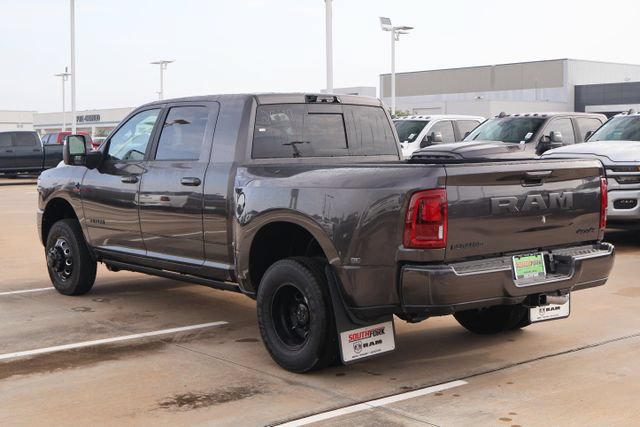 New 2026 RAM 3500 Laramie AWD/4WD image 4
