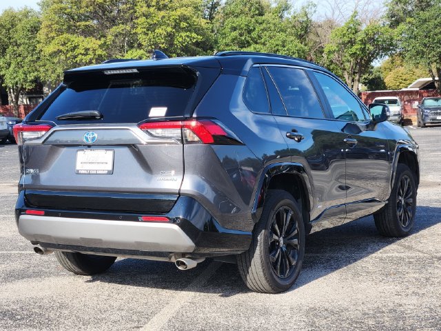 Used 2023 Toyota RAV4 XSE AWD/4WD image 4