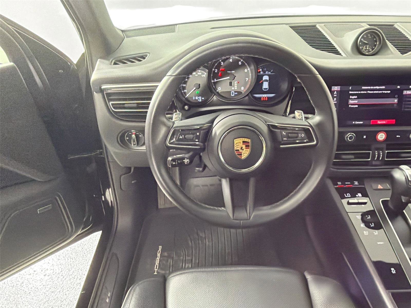 Certified 2024 Porsche Macan w/ Premium Plus Package AWD/4WD image 18