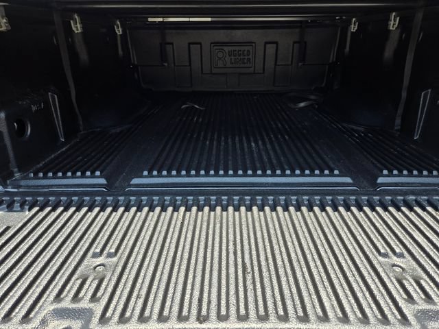 Used 2021 Nissan Titan SV w/ SV Convenience Package AWD/4WD image 16