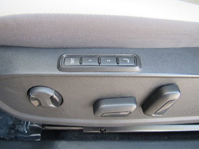 Used 2021 Volkswagen ID.4 Pro S w/ Gradient Package image 17