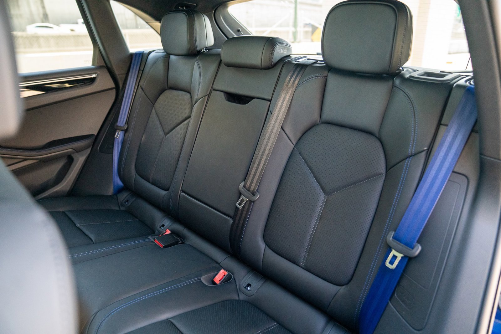 Certified 2026 Porsche Macan AWD/4WD image 24