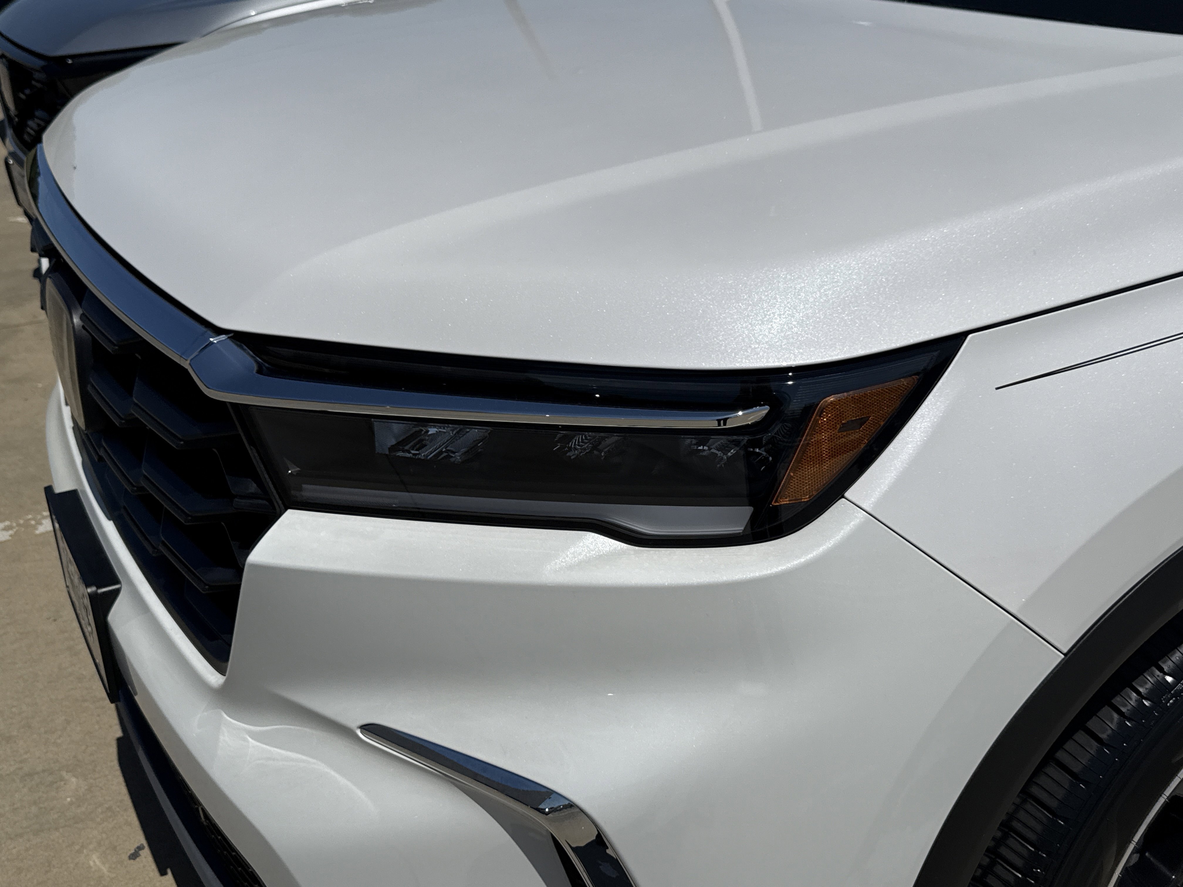 Used 2025 Honda Pilot EX-L image 6