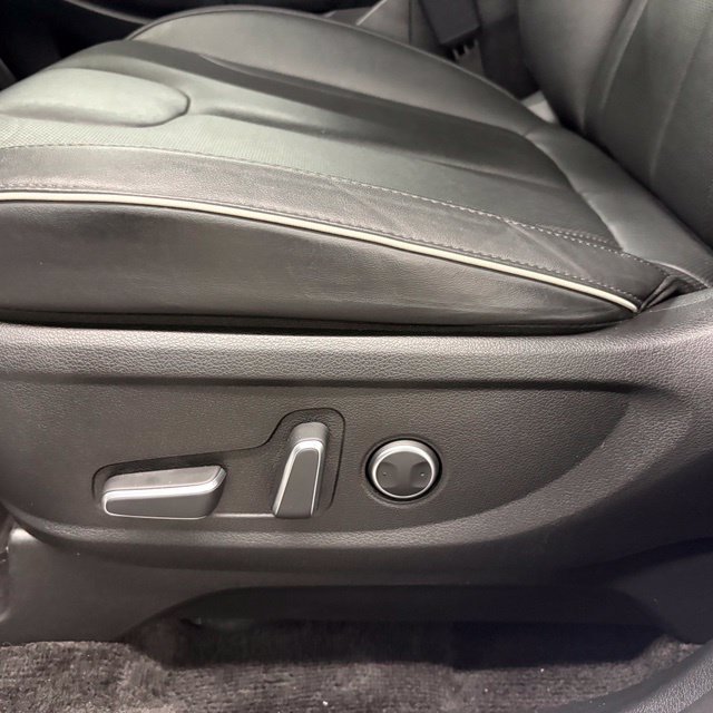 Used 2025 Hyundai Palisade SEL AWD/4WD image 15